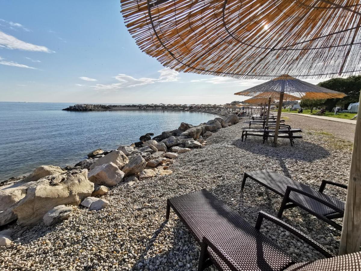 Ivan B&B, 5 Star Superior Room, Near The See And Park Novigrad Istria Exteriör bild